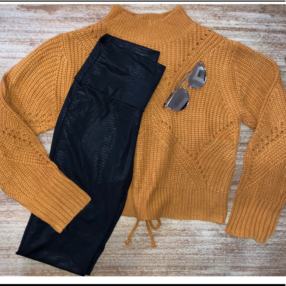 Mustard sweater 💋